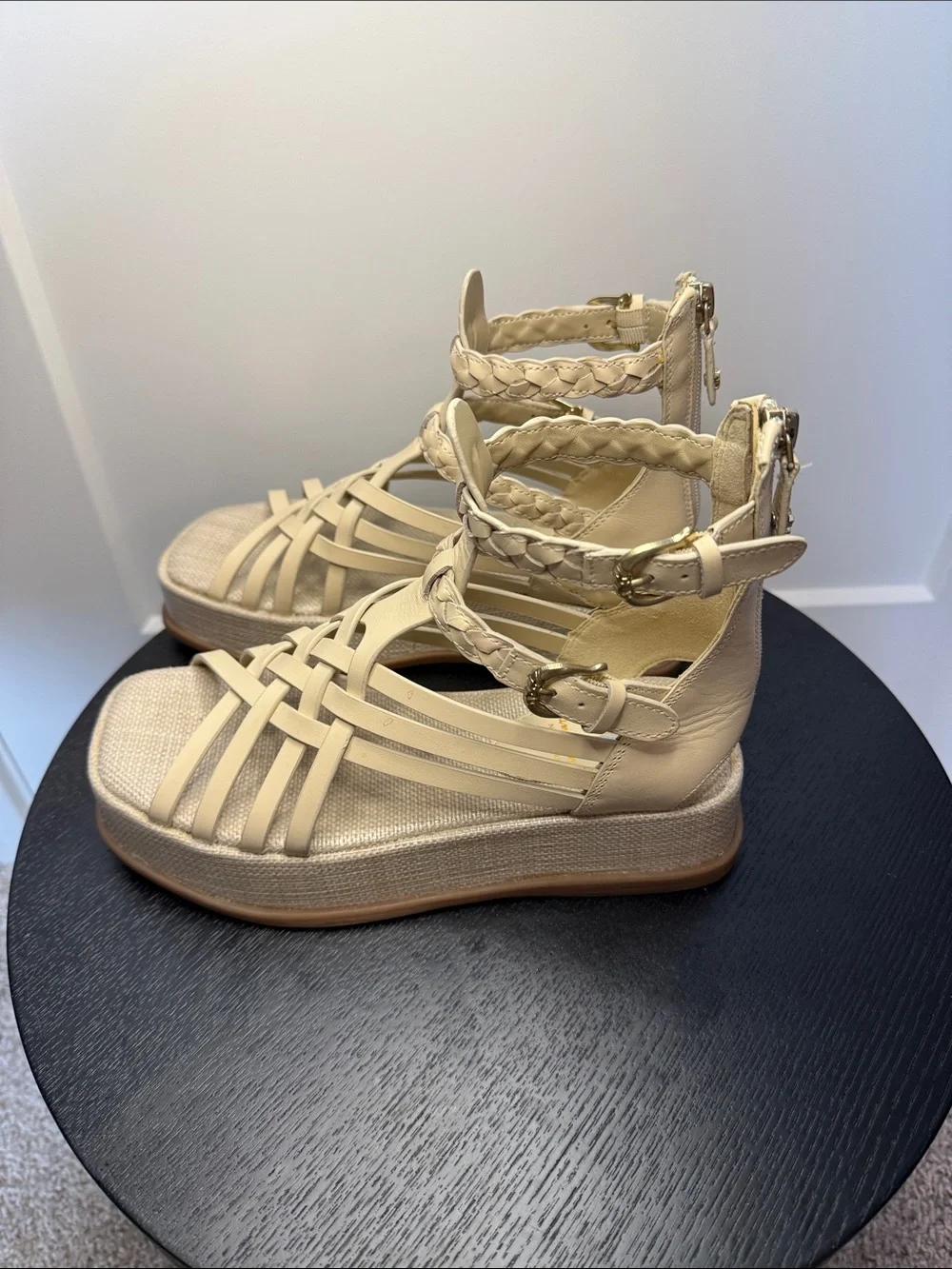 Sam Edelman Nicki Gladiator Sandal| Size 6 - Picture 3 of 8